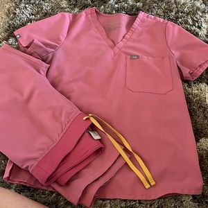 Medium- Tall Figs Scrubs- Pink Scrubs - Color: Neon pink- Great condition